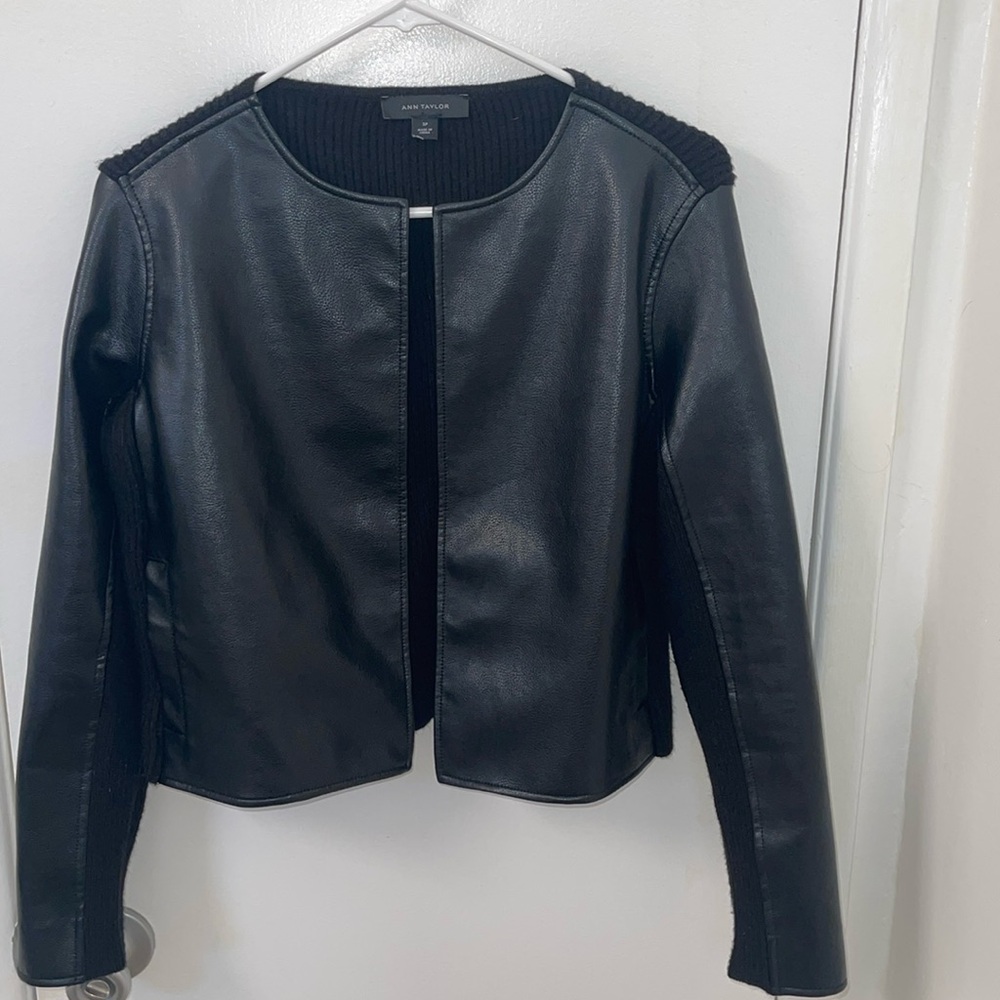 NWOT Ann Taylor Faux Leather Ribbed Black Women’s Cardigan Blazer - Petite Small - Picture 1 of 5